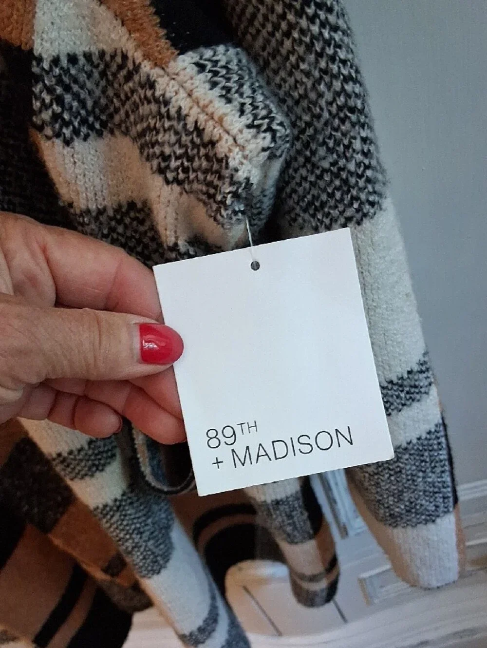 89th & Madison black fit